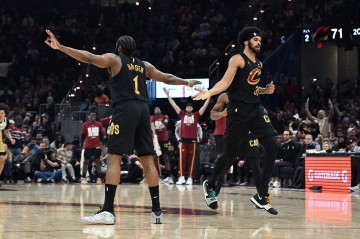 九游娱乐平台-厨神！哈登14助攻1/5挡拆烹满汉全席 柱石阿伦复出骑士实力提档