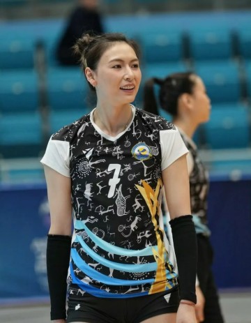 九游娱乐APP-留洋扬威！缪伊雯率队冲决赛，王艺竹狂砍34分，越南媒体盛赞|女排|杰特|哈萨克斯坦女排|中国女排|球队_新浪体育_新浪新闻